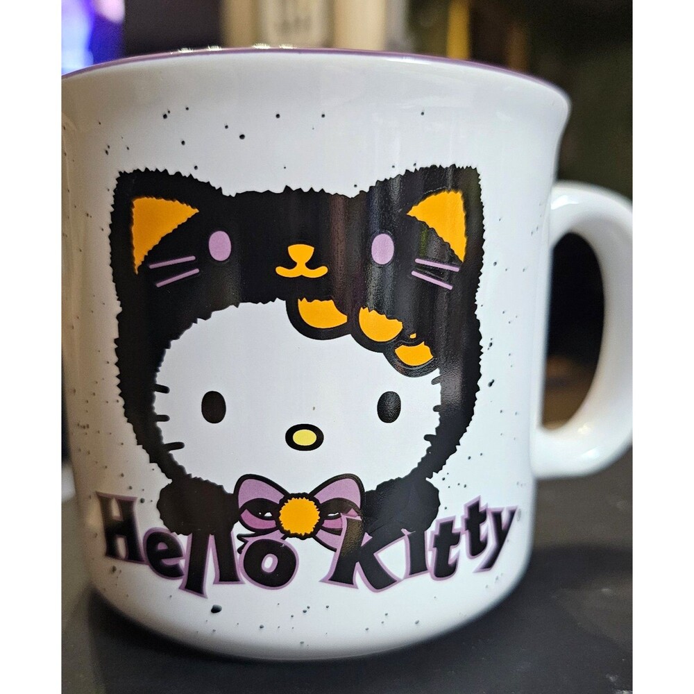 Silver Buffalo Hello Kitty Halloween Trick or Treat 20 oz Ceramic Mug, Handle